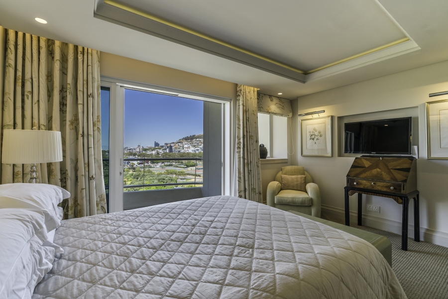 5 Bedroom Property for Sale in Mouille Point Western Cape
